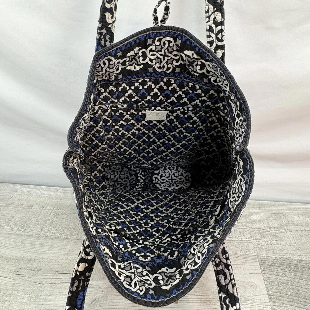 Vera Bradley Quilted Medallion Tote - Blue & Grey "Blue Bayou" - Picture 6 of 14
